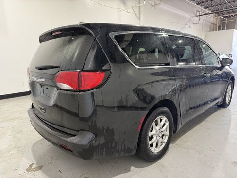 Used 2023 Chrysler Voyager LX image 6