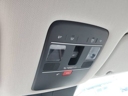Used 2026 Hyundai Palisade SEL FWD image 31