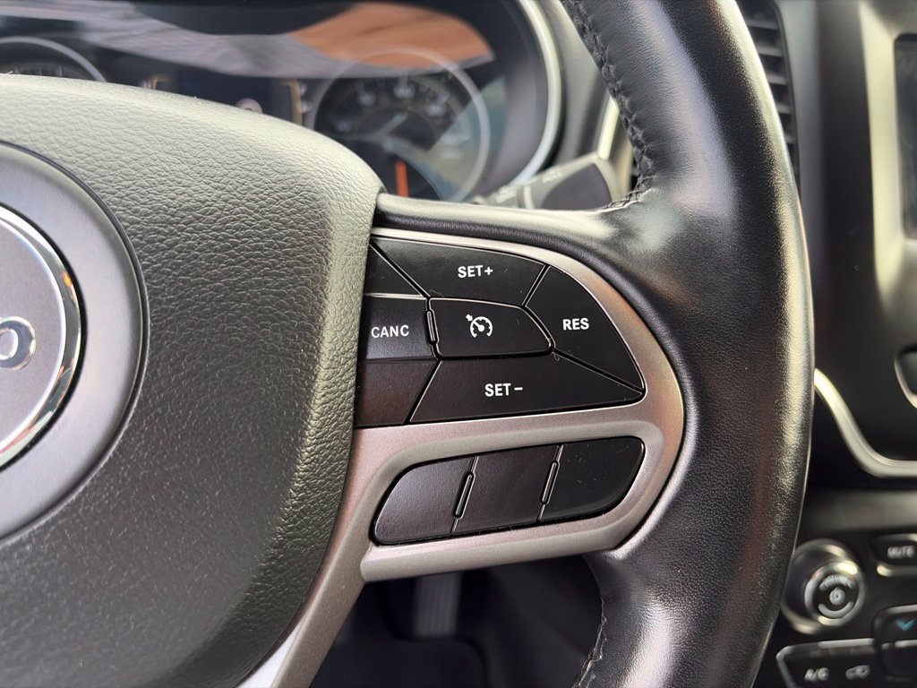Certified 2021 Jeep Cherokee Latitude Lux FWD image 24