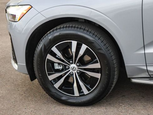 Used 2025 Volvo XC60 B5 Core w/ Protection Package Premier image 10