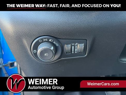 Used 2025 Jeep Compass Latitude AWD/4WD image 16
