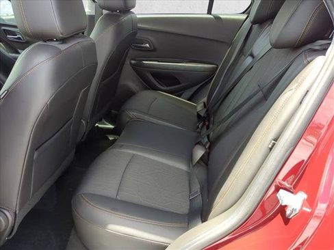 Used 2022 Chevrolet Trax LT w/ Sport Edition FWD image 17