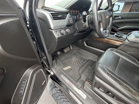 Used 2019 Chevrolet Suburban LT AWD/4WD image 15