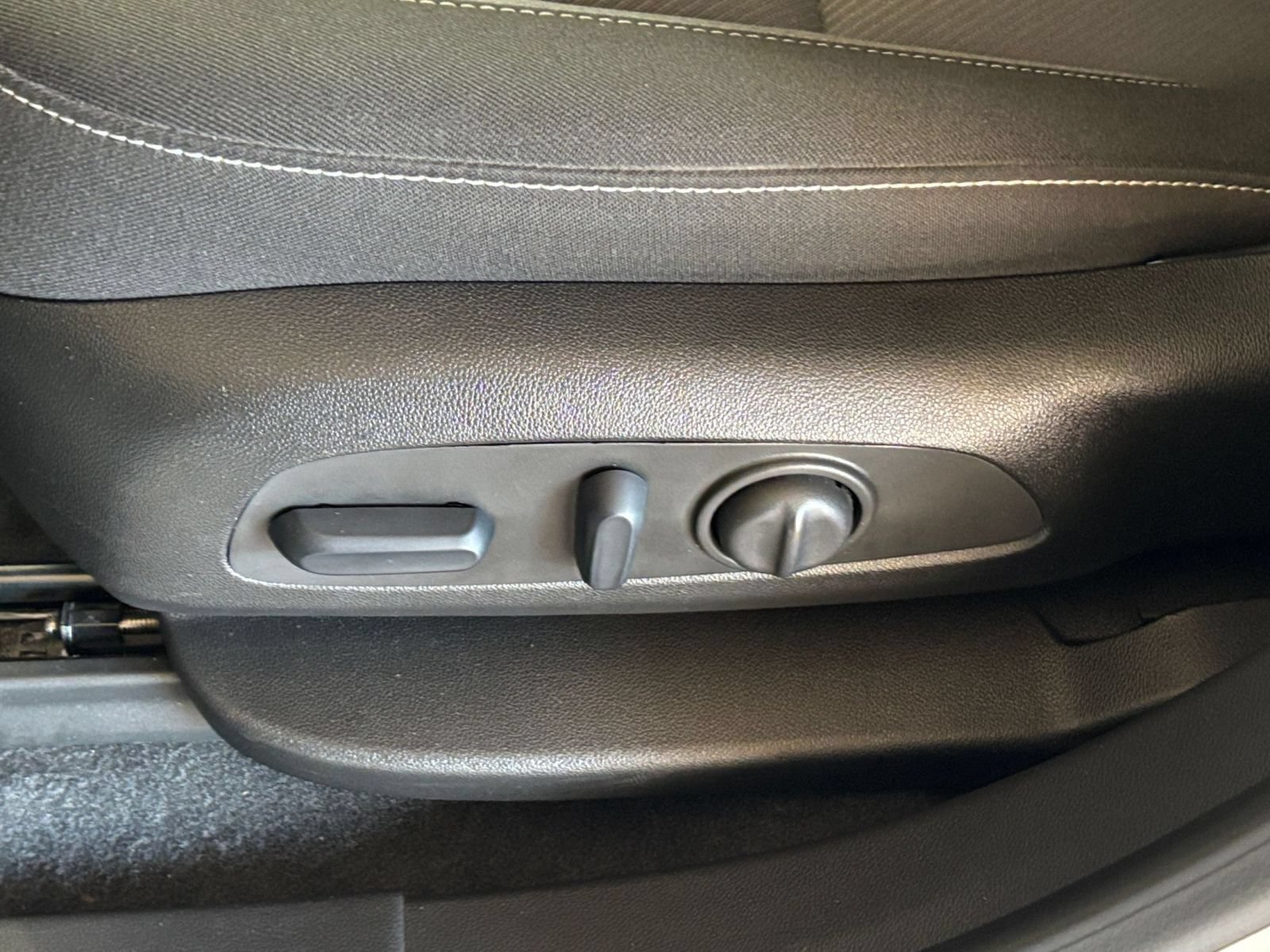 Used 2026 Chevrolet Blazer LT FWD image 21