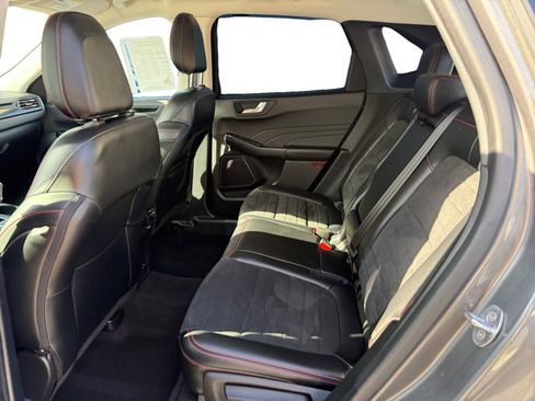 Used 2022 Ford Escape SEL w/ SEL Stealth AWD Package image 16