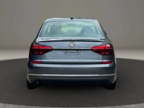 Used 2018 Volkswagen Passat 2.0T SEL Premium FWD image 7