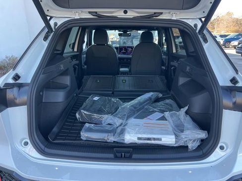 New 2026 Volkswagen Tiguan SE R-Line FWD image 22
