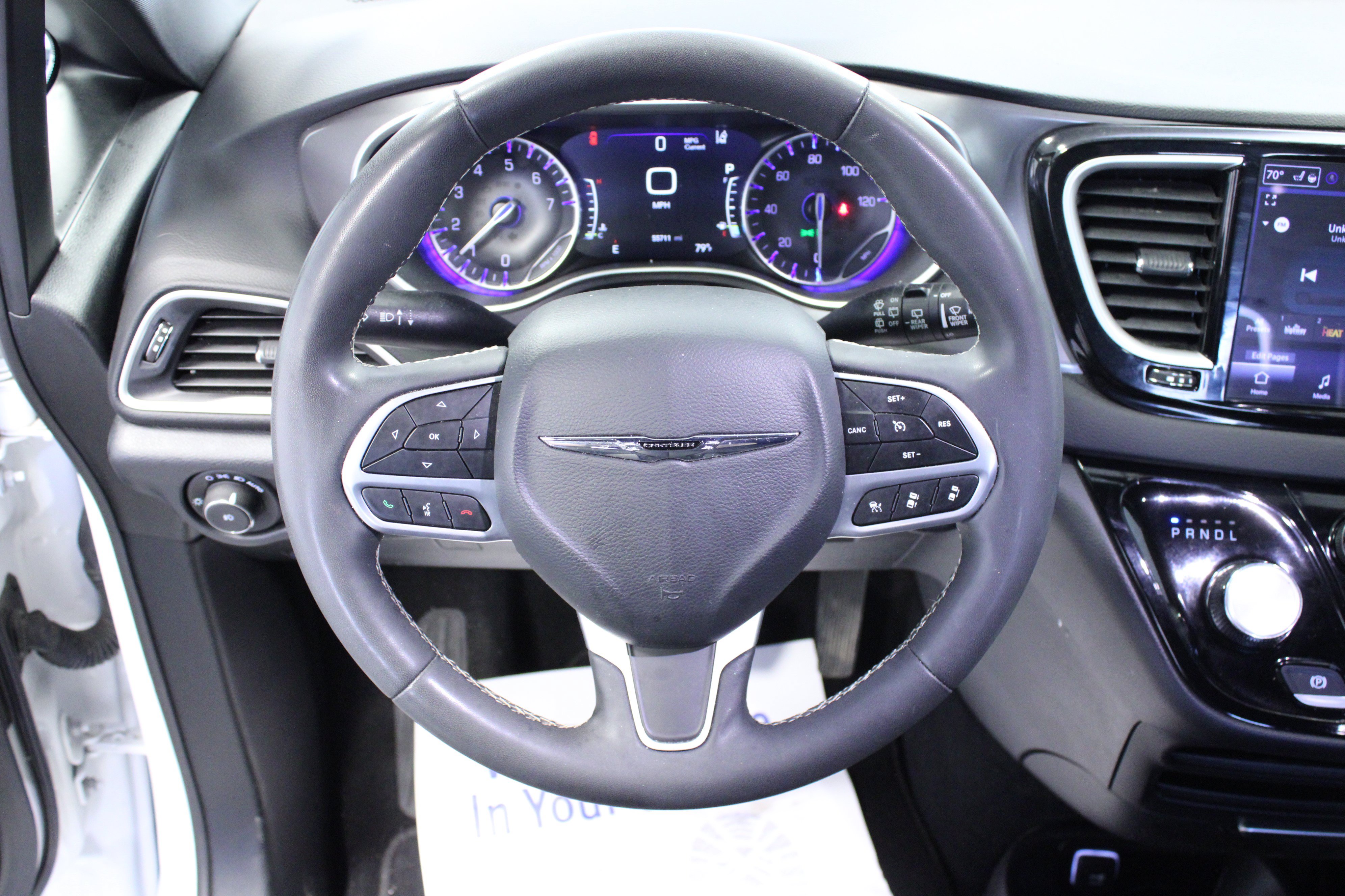 Used 2025 Chrysler Pacifica Select FWD image 18