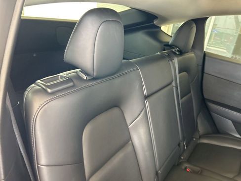 Used 2022 Tesla Model Y Performance image 28