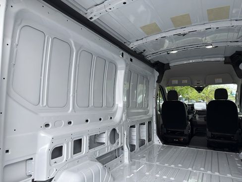 New 2026 Ford Transit 250 148 Medium Roof RWD image 8