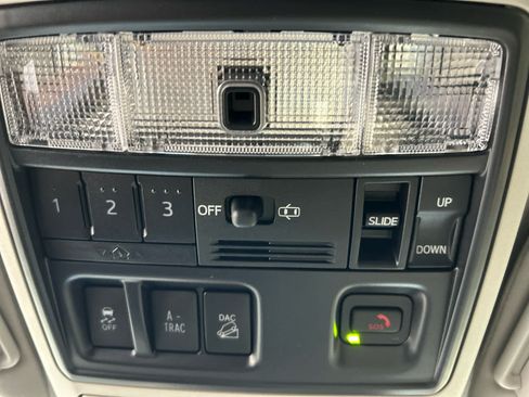 Used 2021 Toyota 4Runner SR5 Premium w/ Moonroof Package AWD/4WD image 8
