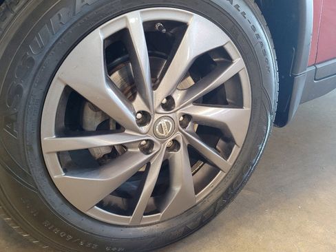 Used 2016 Nissan Rogue SL w/ SL Premium Package image 31