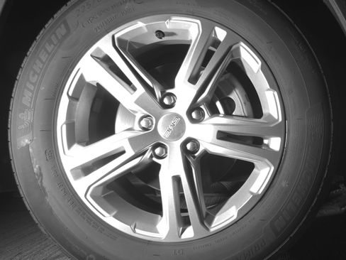 Used 2024 GMC Terrain SLE image 18