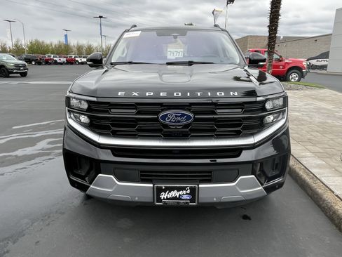 Certified 2025 Ford Expedition Platinum AWD/4WD image 5