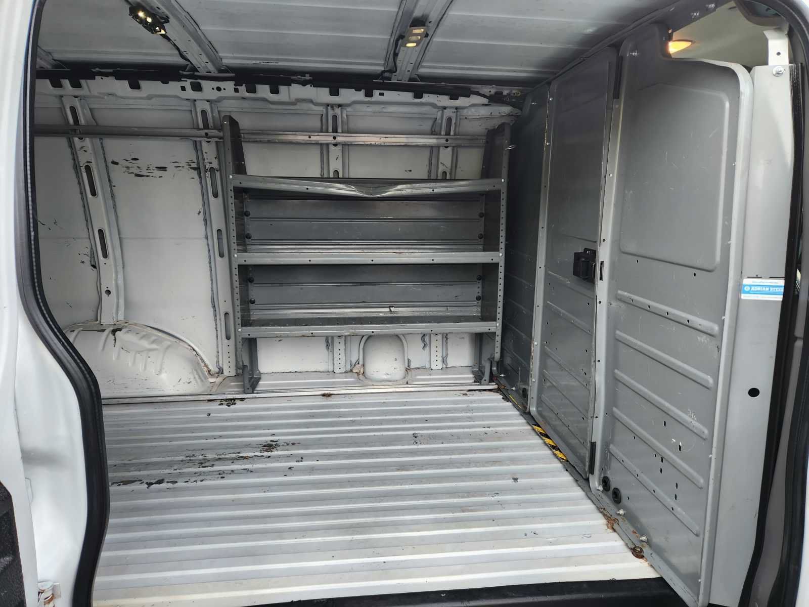 Used 2017 Chevrolet Express 2500 RWD image 13