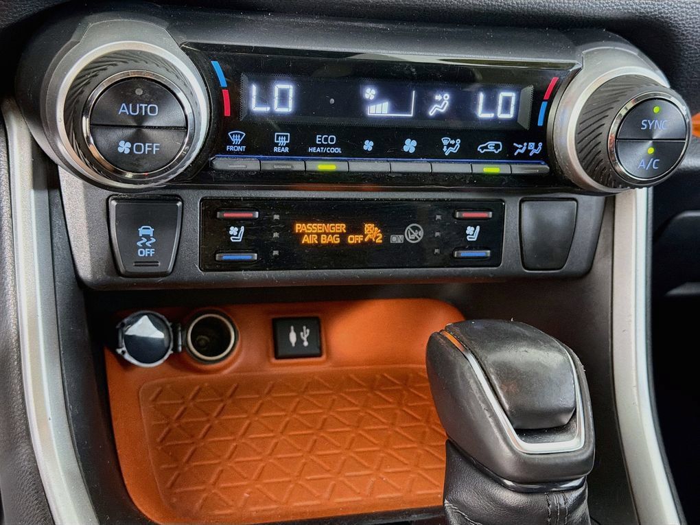 Used 2019 Toyota RAV4 Adventure w/ Cold Weather Package AWD/4WD image 18