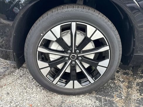 New 2026 Volvo XC60 B5 Plus w/ Climate Package image 10