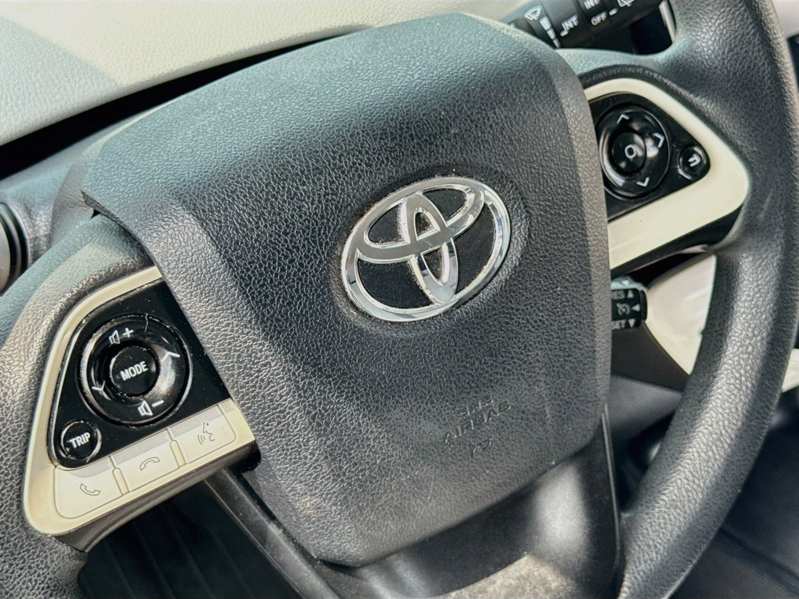 Used 2016 Toyota Prius Two FWD image 12