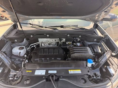 Certified 2025 Volkswagen Atlas Peak Edition SE AWD/4WD image 10