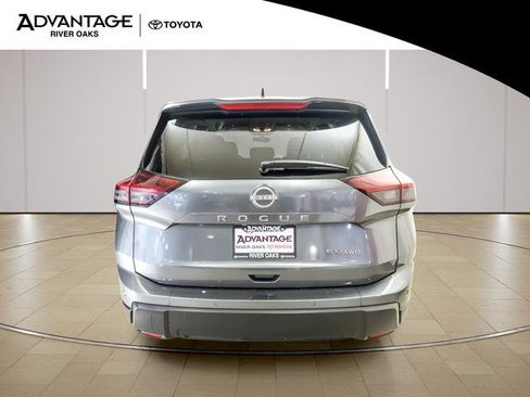 Used 2024 Nissan Rogue SV AWD/4WD image 6
