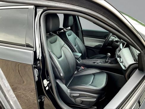 Used 2024 Jeep Compass Latitude AWD/4WD image 28