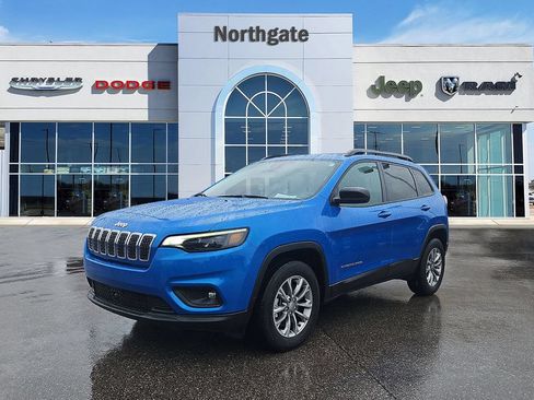 Used 2022 Jeep Cherokee Latitude Lux AWD/4WD image 2