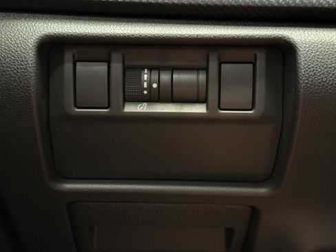 Used 2024 Subaru Crosstrek 2.5i Limited w/ Crosstrek Mirror Package AWD/4WD image 29
