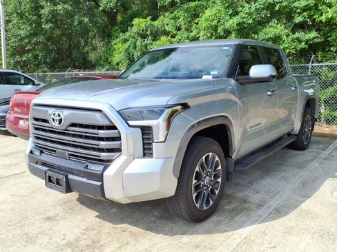 Used 2024 Toyota Tundra Limited w/ Power Package AWD/4WD image 3