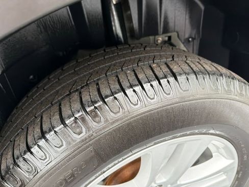 Used 2019 Ford Explorer XLT w/ Equipment Group 201A image 29