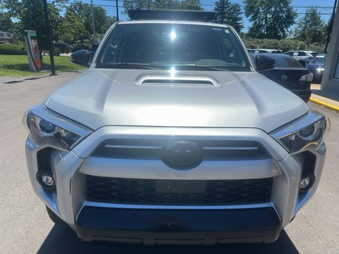 Used 2021 Toyota 4Runner Venture w/ Moonroof Package AWD/4WD image 5
