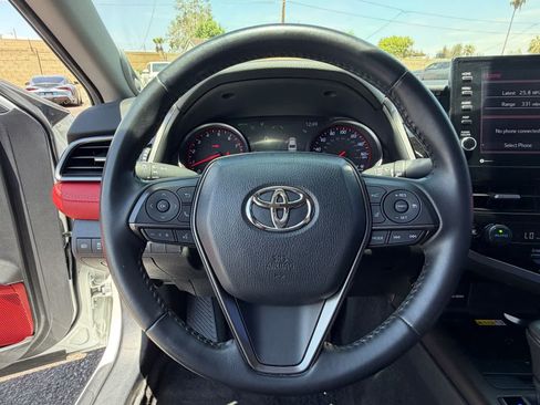 Used 2022 Toyota Camry XSE FWD image 10