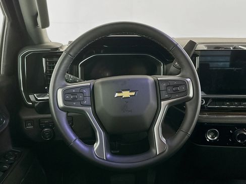 Used 2023 Chevrolet Silverado 1500 LT AWD/4WD image 17