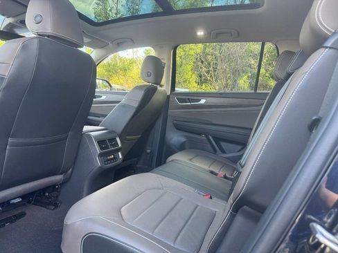 Used 2024 Volkswagen Atlas SEL AWD/4WD image 16