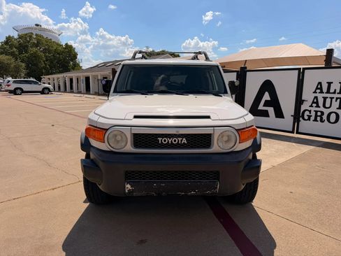 Used 2010 Toyota FJ Cruiser 2WD image 8