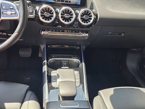 Used 2023 Mercedes-Benz GLA 250 4MATIC image 26