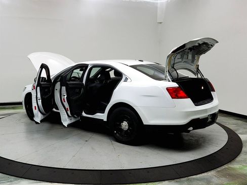 Used 2017 Ford Taurus Police Interceptor AWD image 12