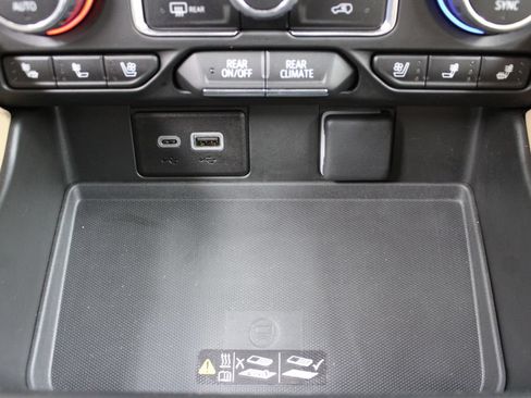 Used 2024 Chevrolet Suburban Premier AWD/4WD image 69