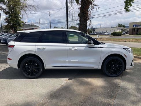 New 2025 Lincoln Corsair Reserve w/ Jet Appearance Package image 2