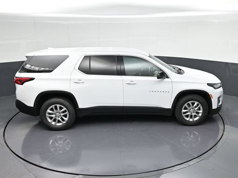 Used 2023 Chevrolet Traverse LS FWD image 19