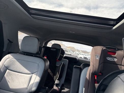 Used 2021 Ford Explorer XLT w/ Equipment Group 202A image 16