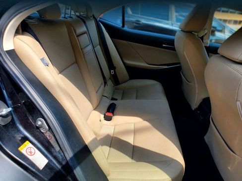Used 2019 Lexus IS 300 AWD image 20