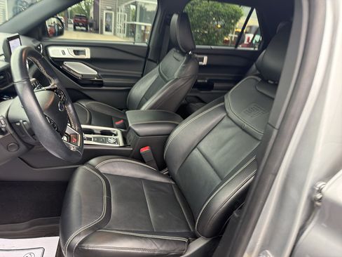 Used 2022 Ford Explorer ST w/ Equipment Group 401A AWD/4WD image 16