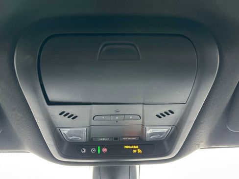 Used 2022 Buick Enclave Premium image 32