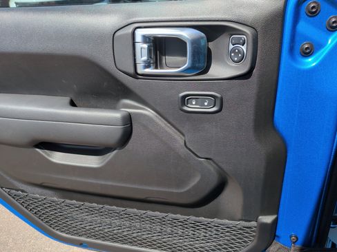 New 2025 Jeep Wrangler Unlimited Rubicon image 13