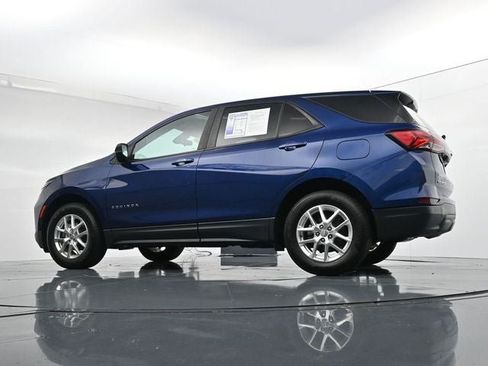 Used 2022 Chevrolet Equinox LS w/ LS Convenience Package AWD/4WD image 35