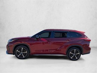 Used 2021 Toyota Highlander XSE video 2