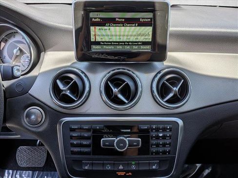 Used 2015 Mercedes-Benz GLA 250 image 12
