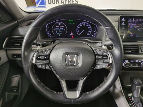 Used 2018 Honda Accord Touring image 14