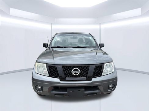 Used 2018 Nissan Frontier SV w/ Value Truck Package RWD image 2
