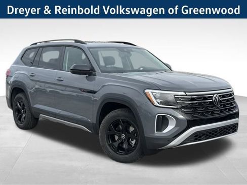 New 2026 Volkswagen Atlas Peak Edition image 1